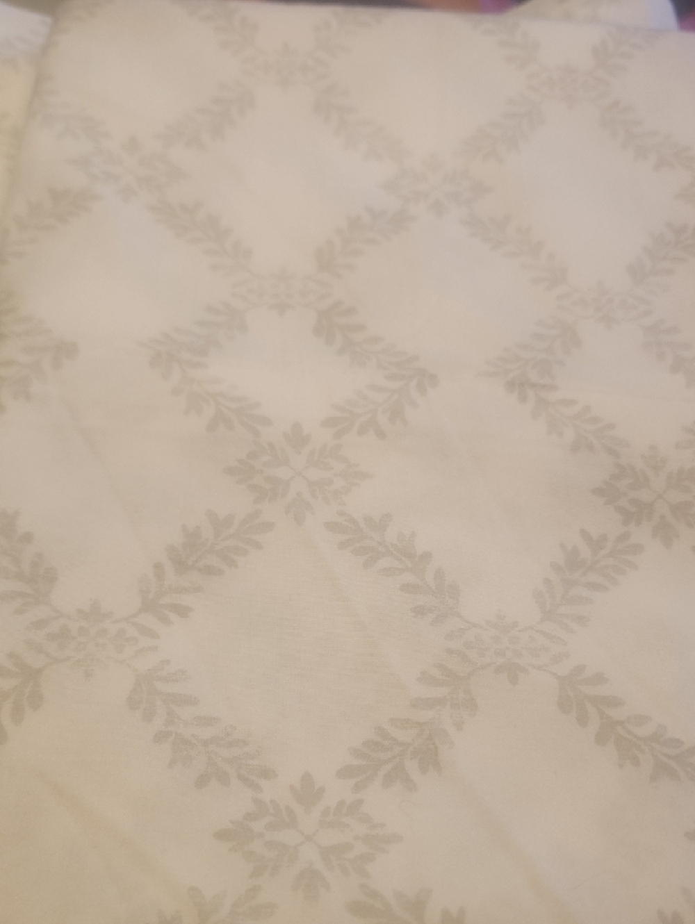 Signature Hemmed Sheet Set — Light Gray Floral - Picture 5 of 9